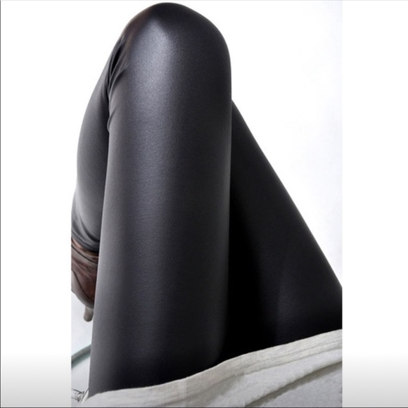 Sexy low rise faux leather leggings - Picture 4 of 8